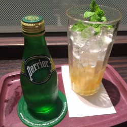 エクセルシオールでペリエゆずハニージンジャーを飲んでみた
