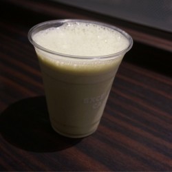 エクセルシオールのグリーンスムージーを飲んでみた