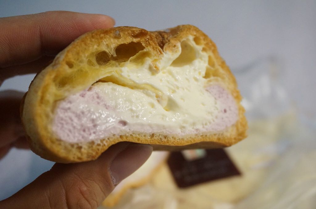セブンイレブンのブルーベリーレアチーズシューを食べてみた