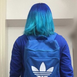 【派手髪】埼玉からアクセスしやすい赤羽のヘアカラー専門店「ストロベリーロックス」に行ってきた【美容院】