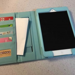 ストラップ・カード入れ・ポケット・スタンド・スリープ機能付きのiPad miniケースを買ってみた！