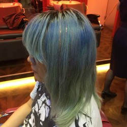 髪にキラキラエクステ「ヘアティンセル」を付けてもらった！（高円寺の美容室「rave」）