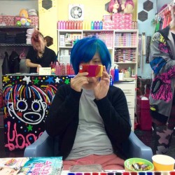 【マニパニ】青い派手髪の退色具合を毎日写真に撮って調べてみた【退色】