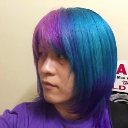 【派手髪】マニパニのブードゥーブルーとカラーバターのショッキングパープルで染めてもらった！