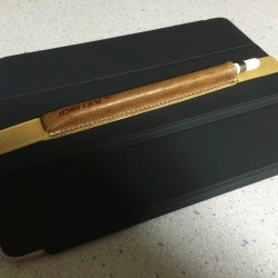 Apple Pencil用のバンド付きケースが紛失防止に便利！